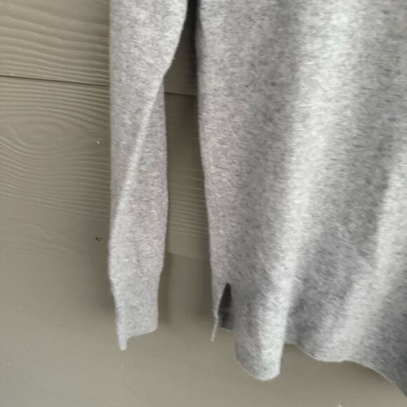 J Crew classic fit 100% cashmere sweater - Picture 5 of 7